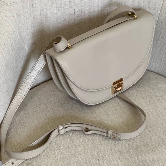 Flattered leather crossbody bag in crème - Picture 2 of 13